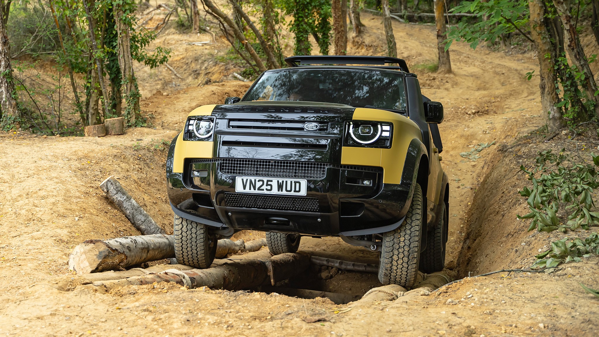 26 2026 Land Rover Defender Trophy