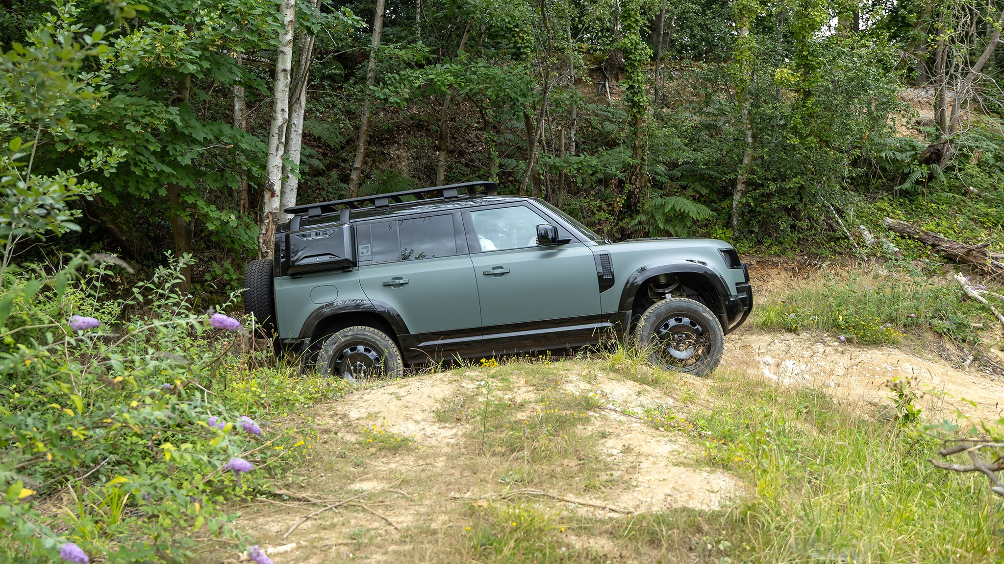 27 2026 Land Rover Defender Trophy