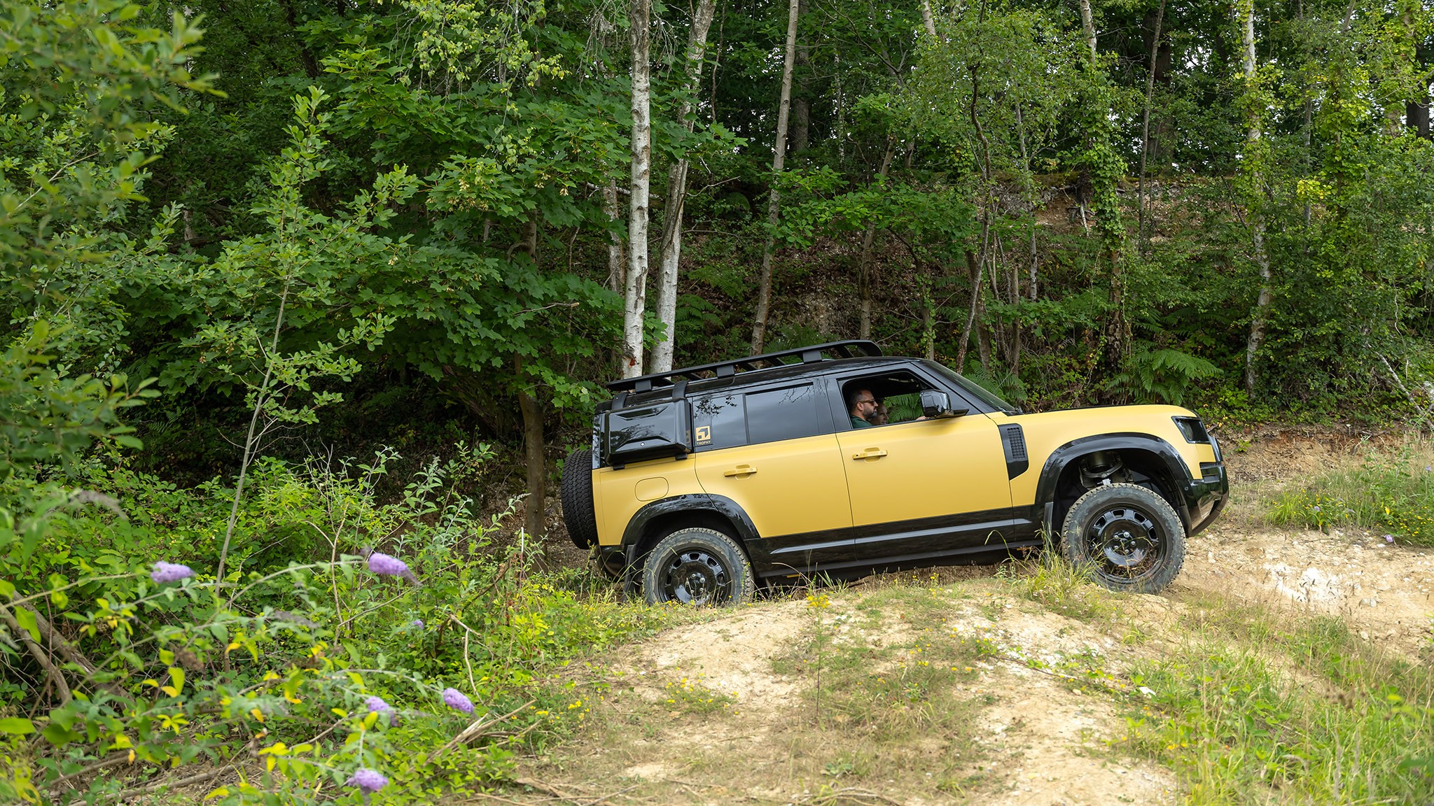 28 2026 Land Rover Defender Trophy