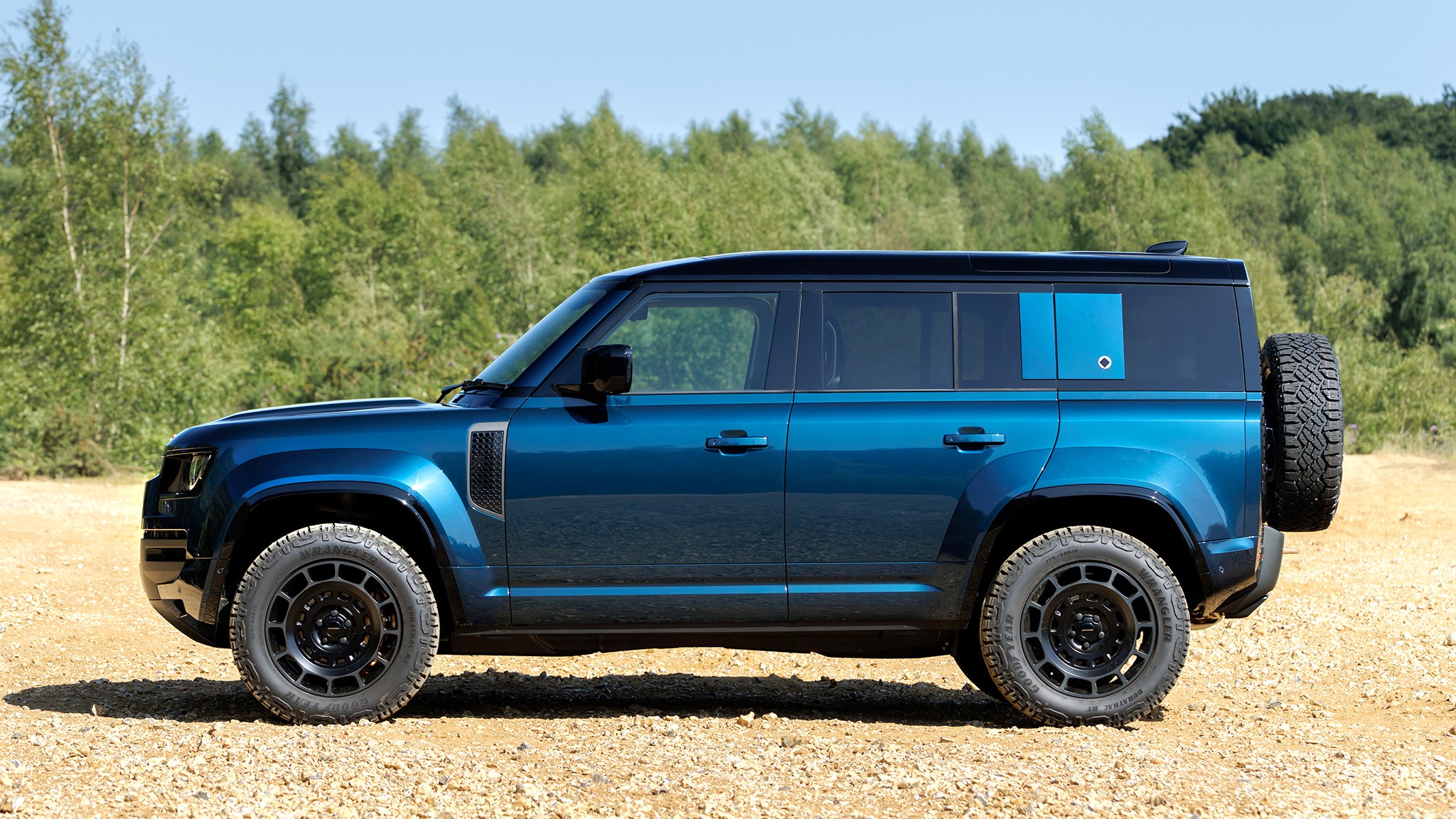 38 2026 Land Rover Defender OCTA Sargasso Blue