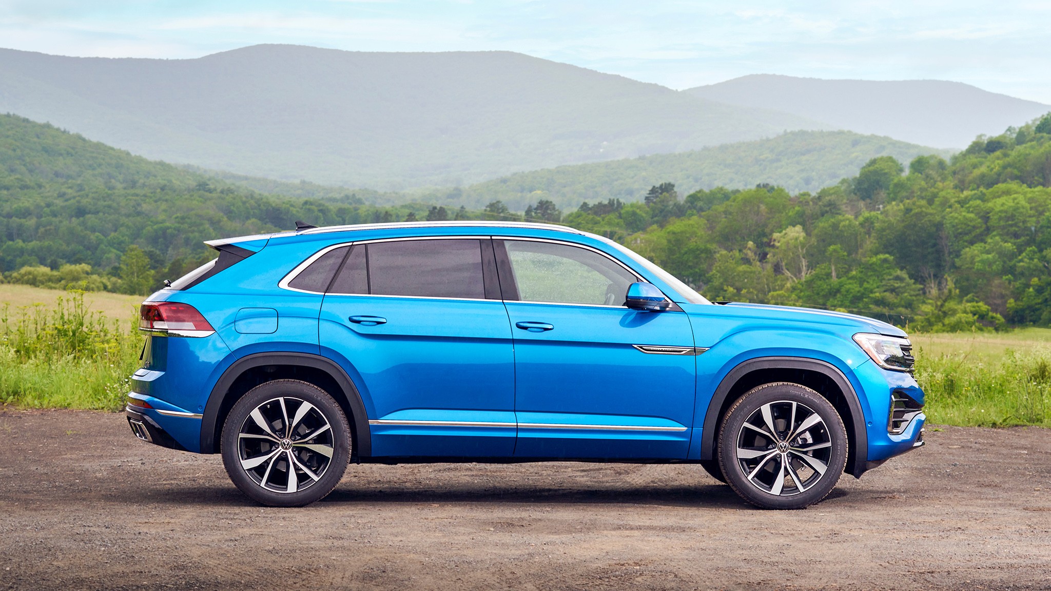 3 2026 Volkswagen Atlas Cross Sport side view