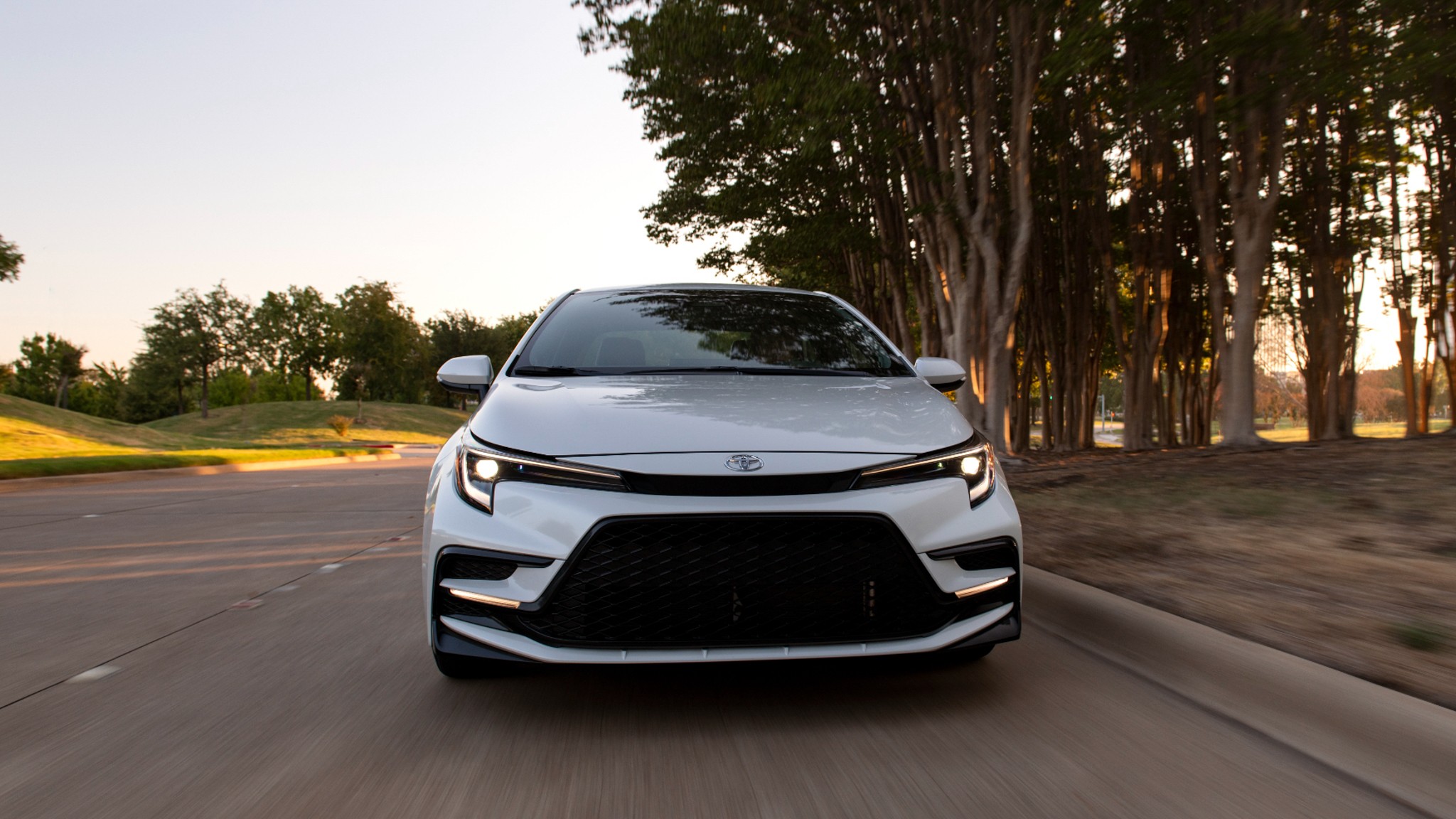 2026 Toyota Corolla Corolla Hybrid Sedan FWD AWD 26