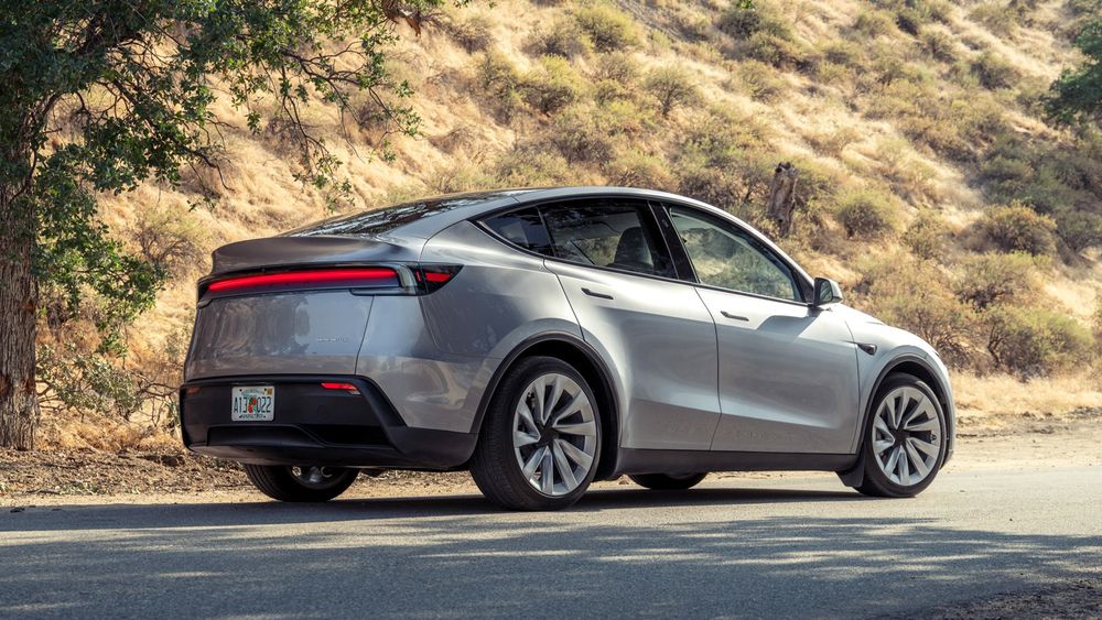 035 2025 Tesla Model Y Juniper