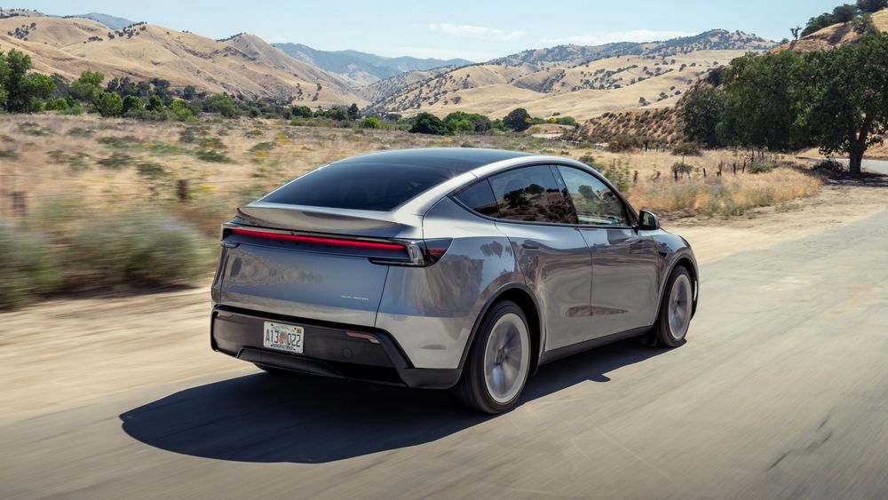 006 2025 Tesla Model Y Juniper