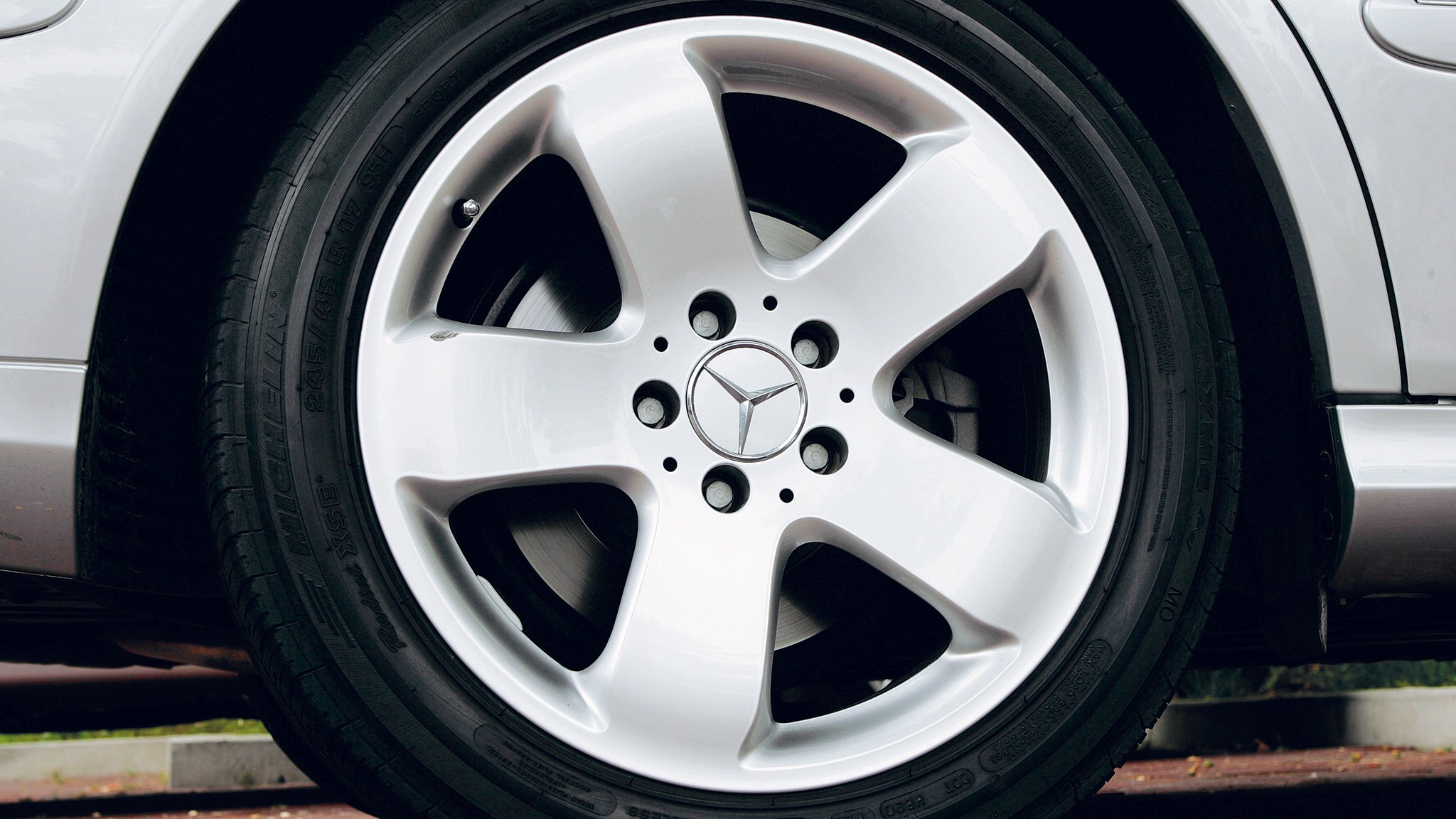 013 2005 bmw 545i vs 2005 cadillac sts v8 vs 2006 infiniti m45 sport vs 2005 mercedes benz e500