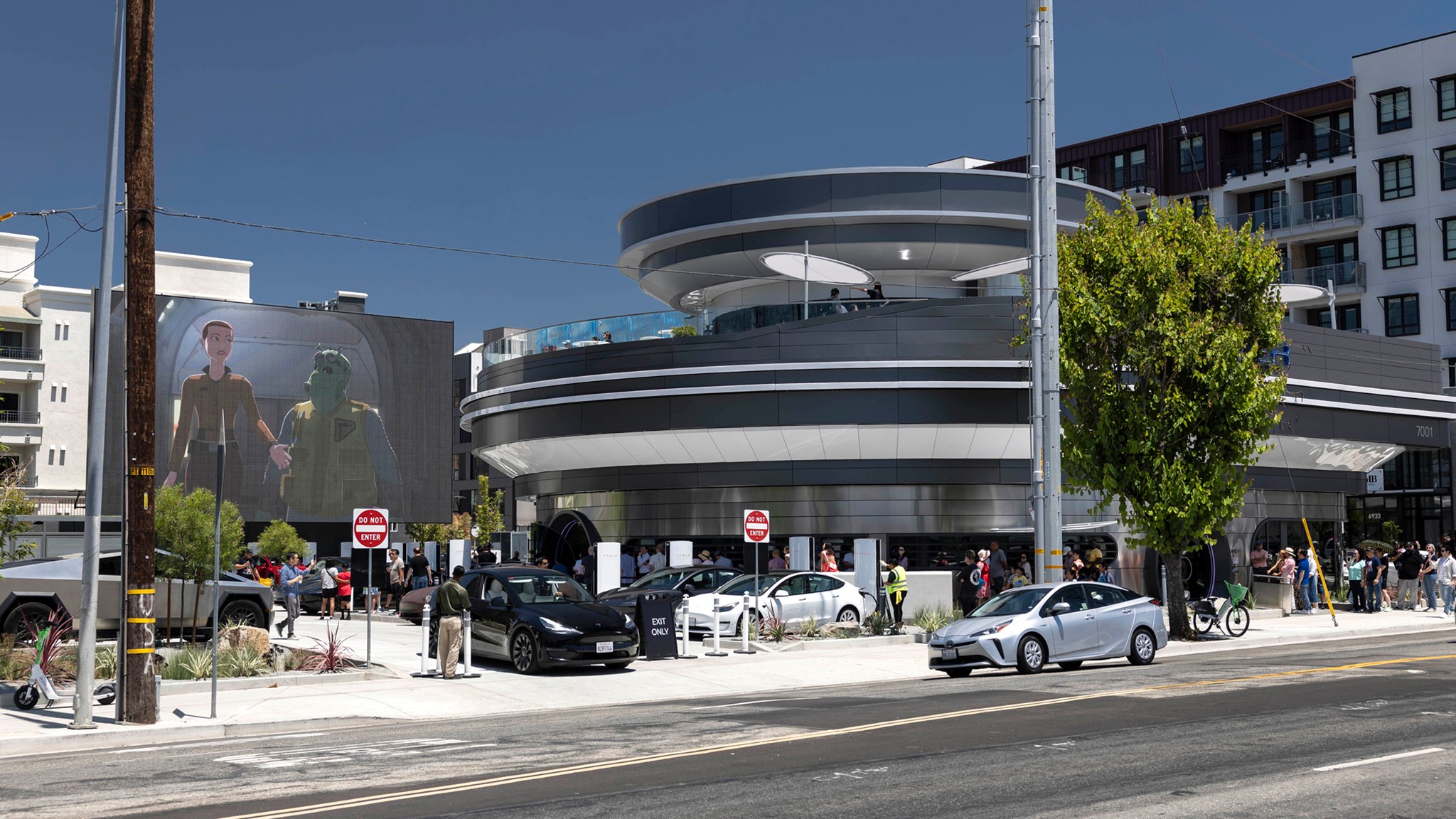 33 Tesla Diner Review 2025