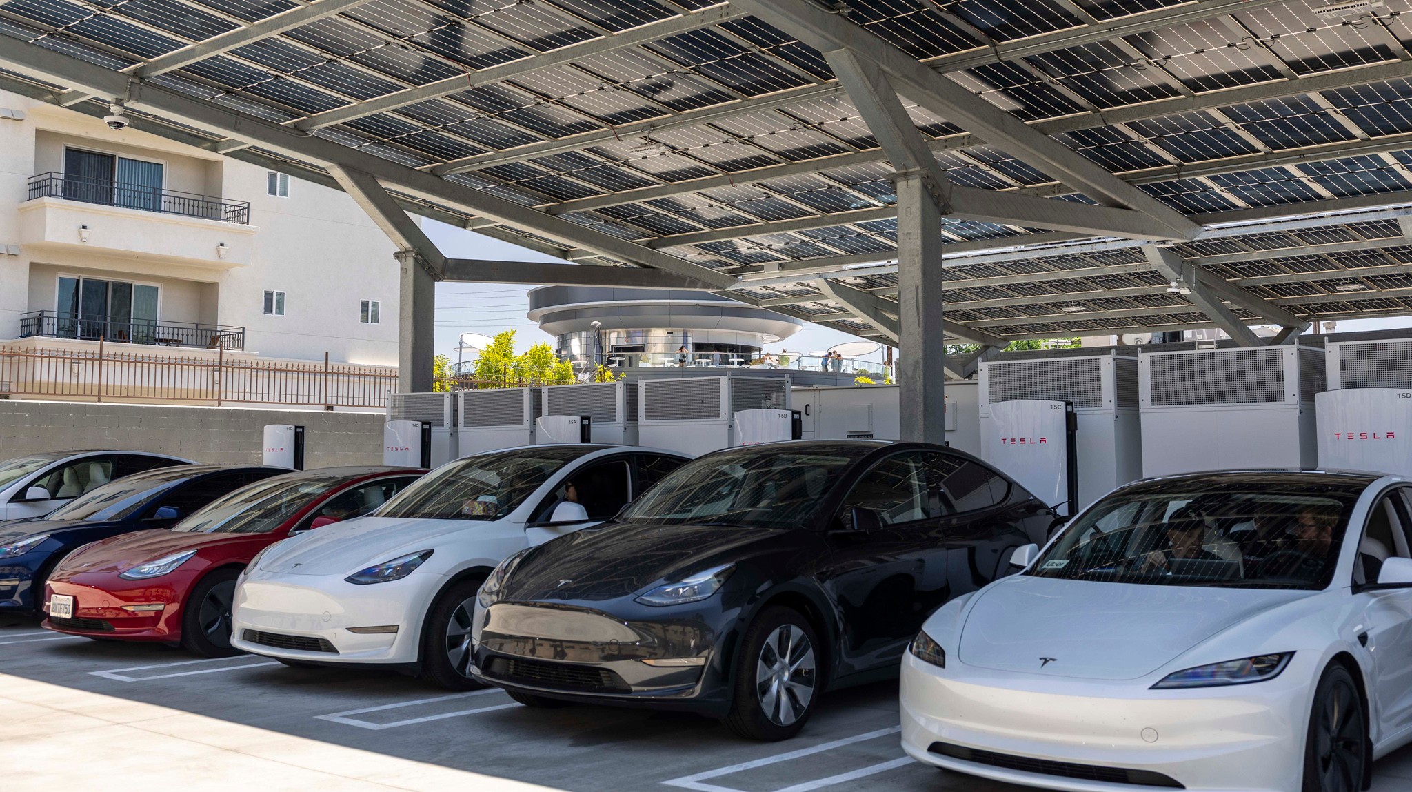 38 Tesla Diner Review 2025