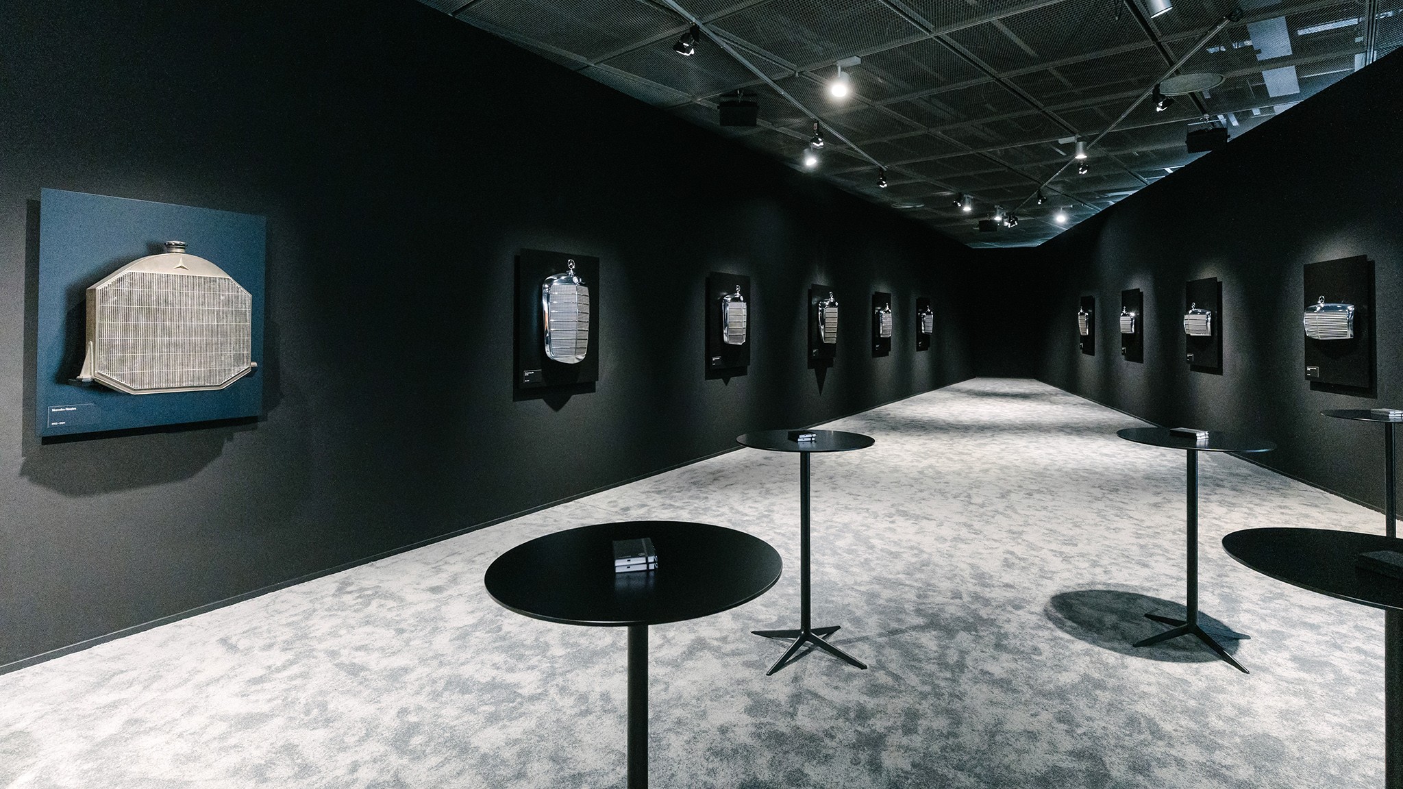 2027 Mercedes Benz GLC grille gallery 02