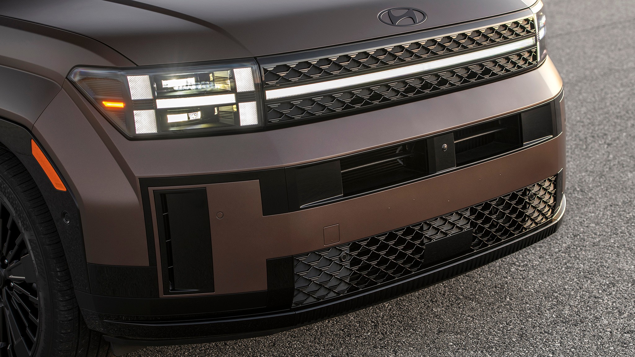 25 2026 Hyundai Santa Fe Hybrid grille