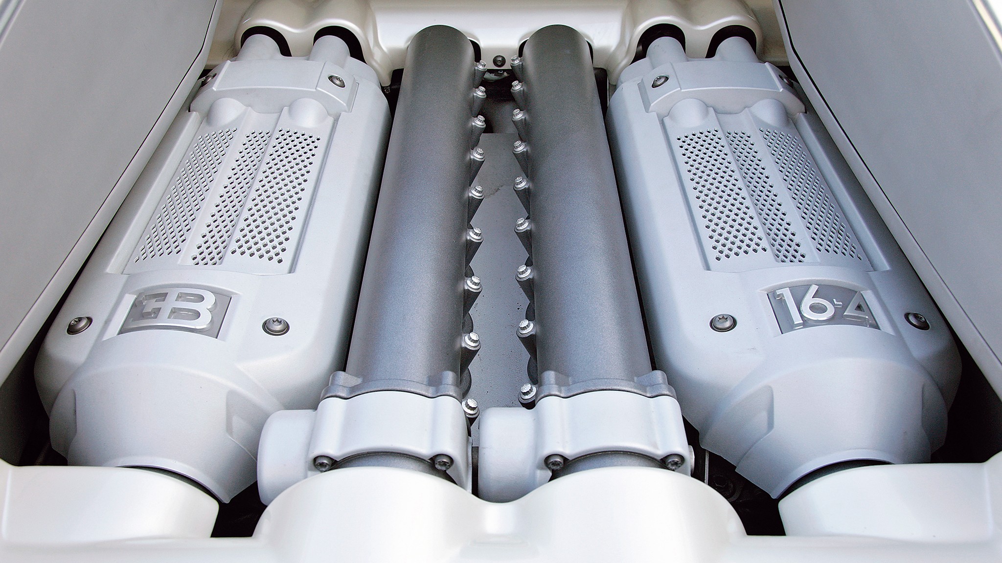 018  2006 bugatti veyron