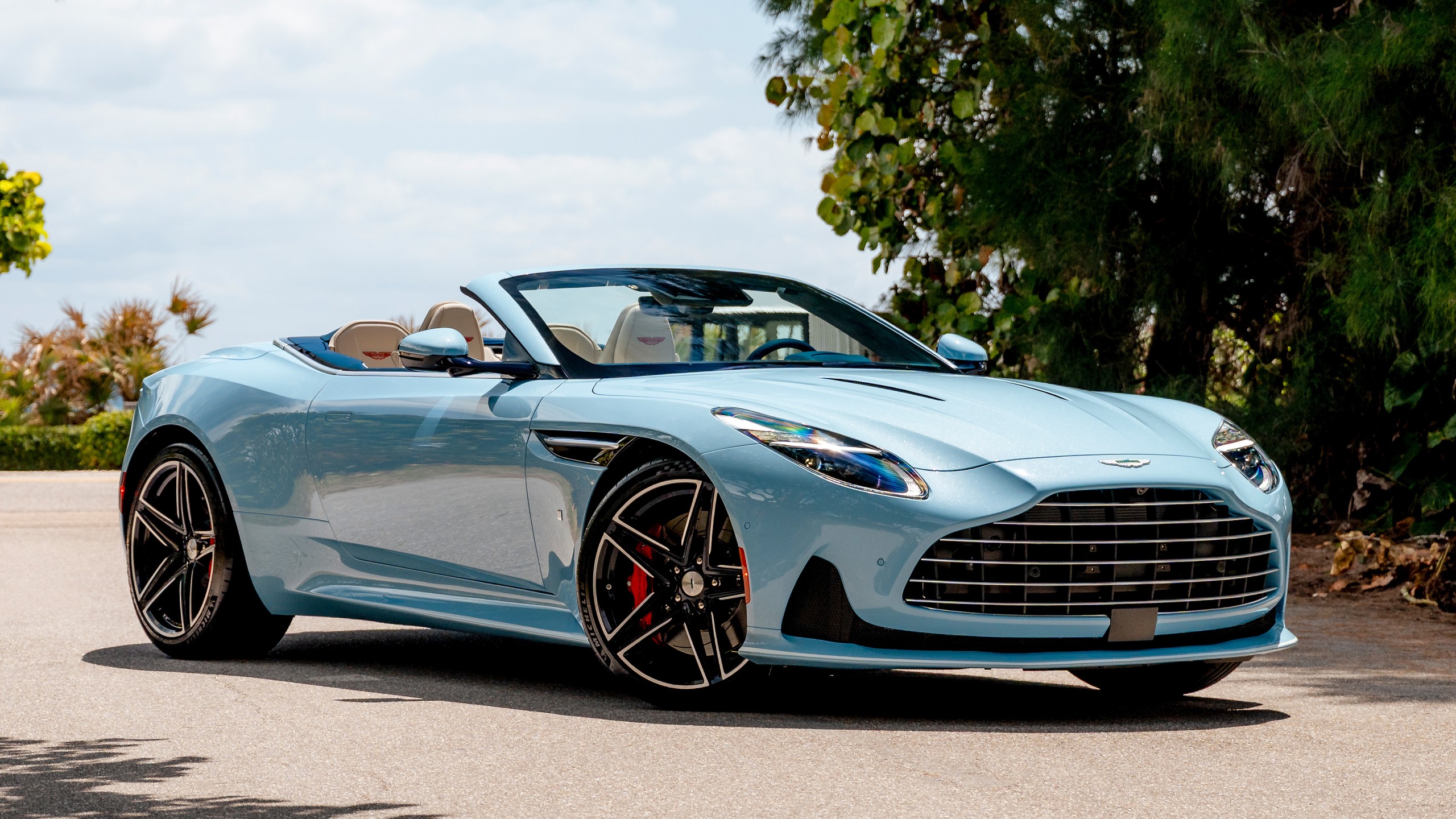 2026 aston martin db12 volate 14