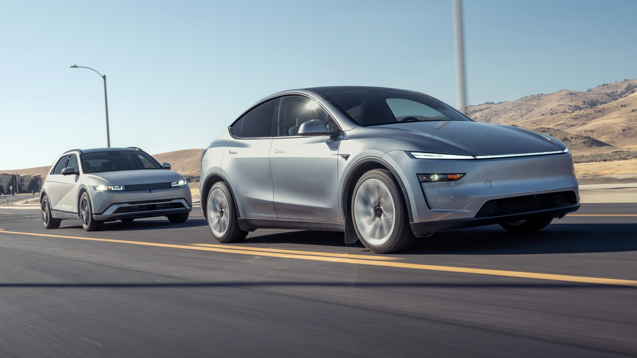 LEAD 2025 Tesla Model Y vs Hyundai IONIQ 5