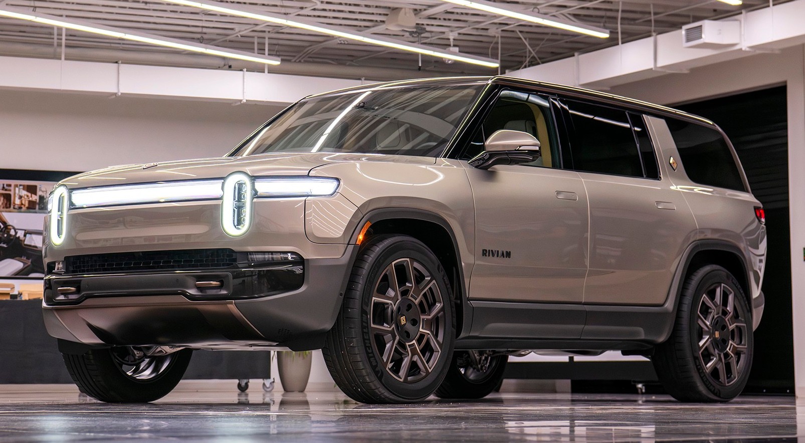 001 2026 Rivian R1S Pebble Beach