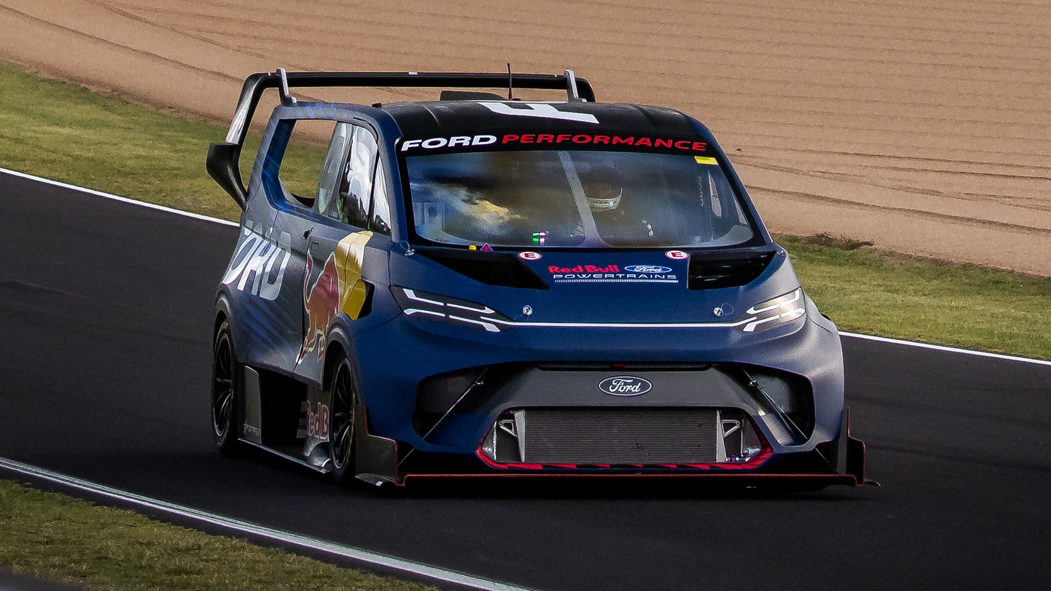 Ford SuperVan 4 2 12