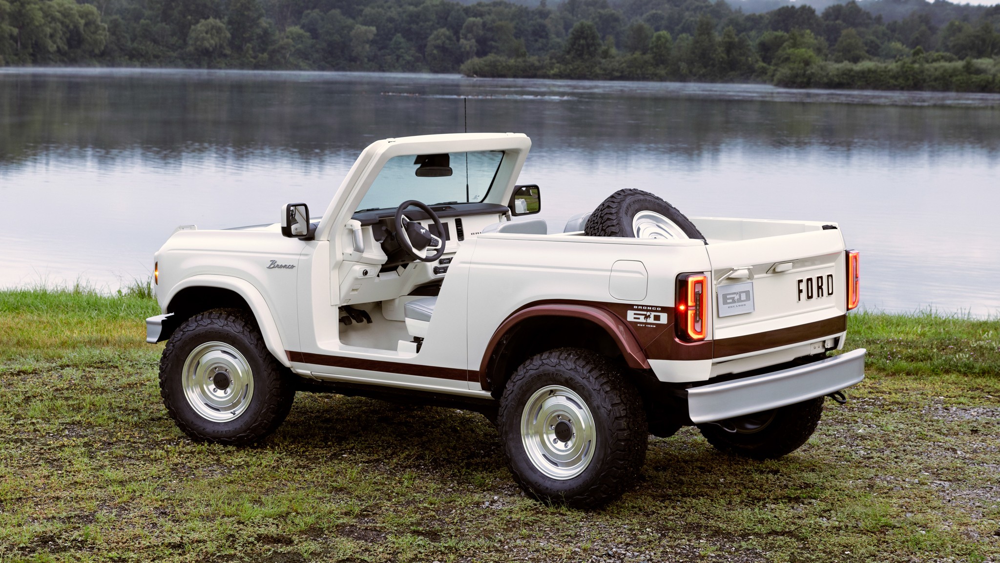 2025 Ford Bronco Roadster Concept SUV 2