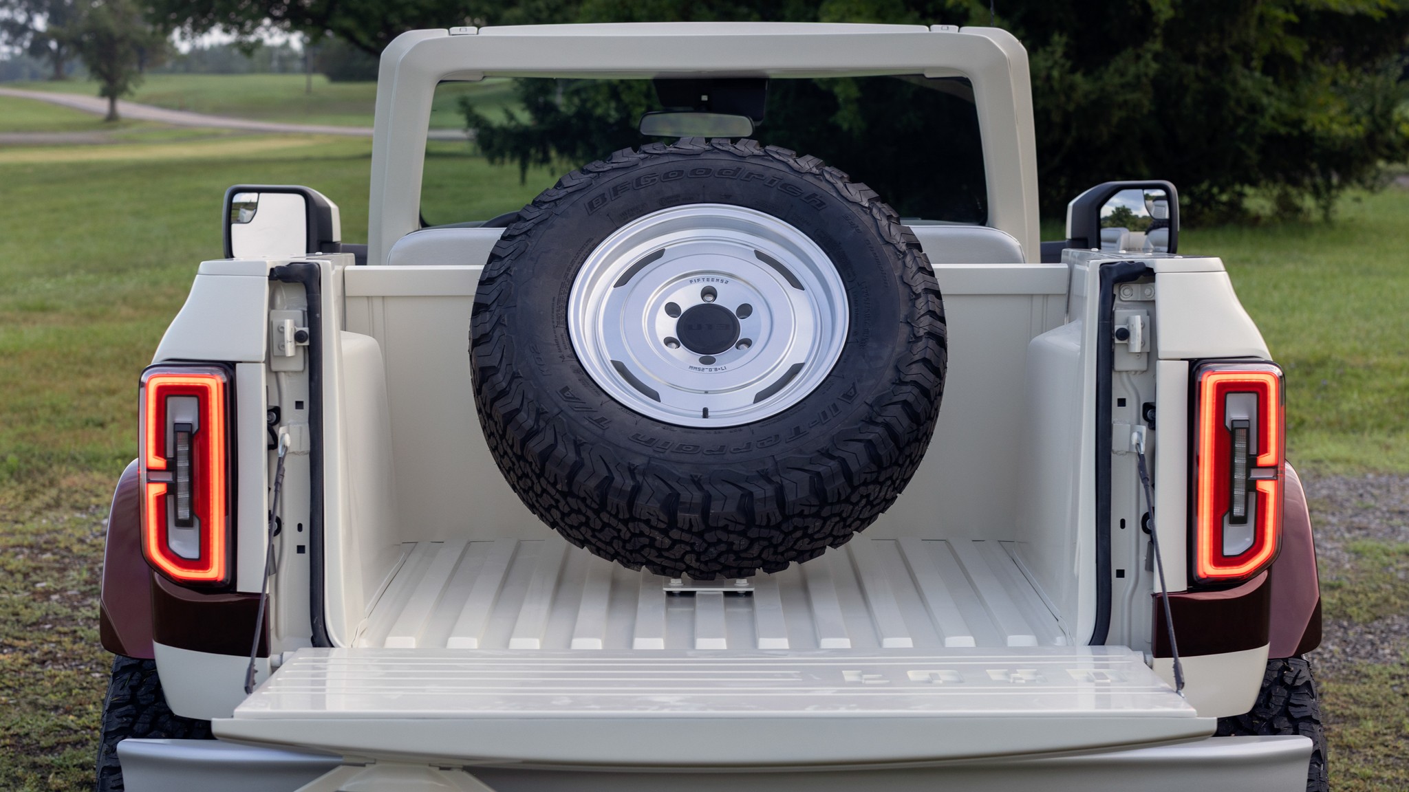 2025 Ford Bronco Roadster Concept SUV 8