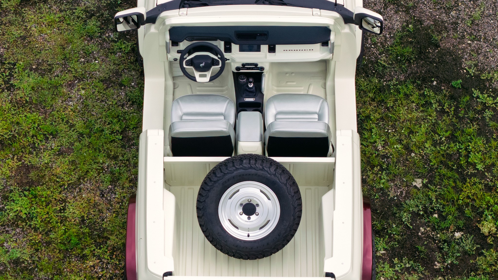 2025 Ford Bronco Roadster Concept SUV 15