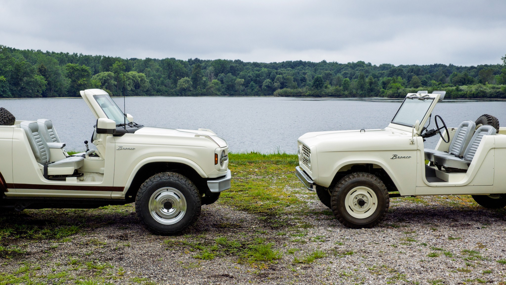 2025 Ford Bronco Roadster Concept SUV 17
