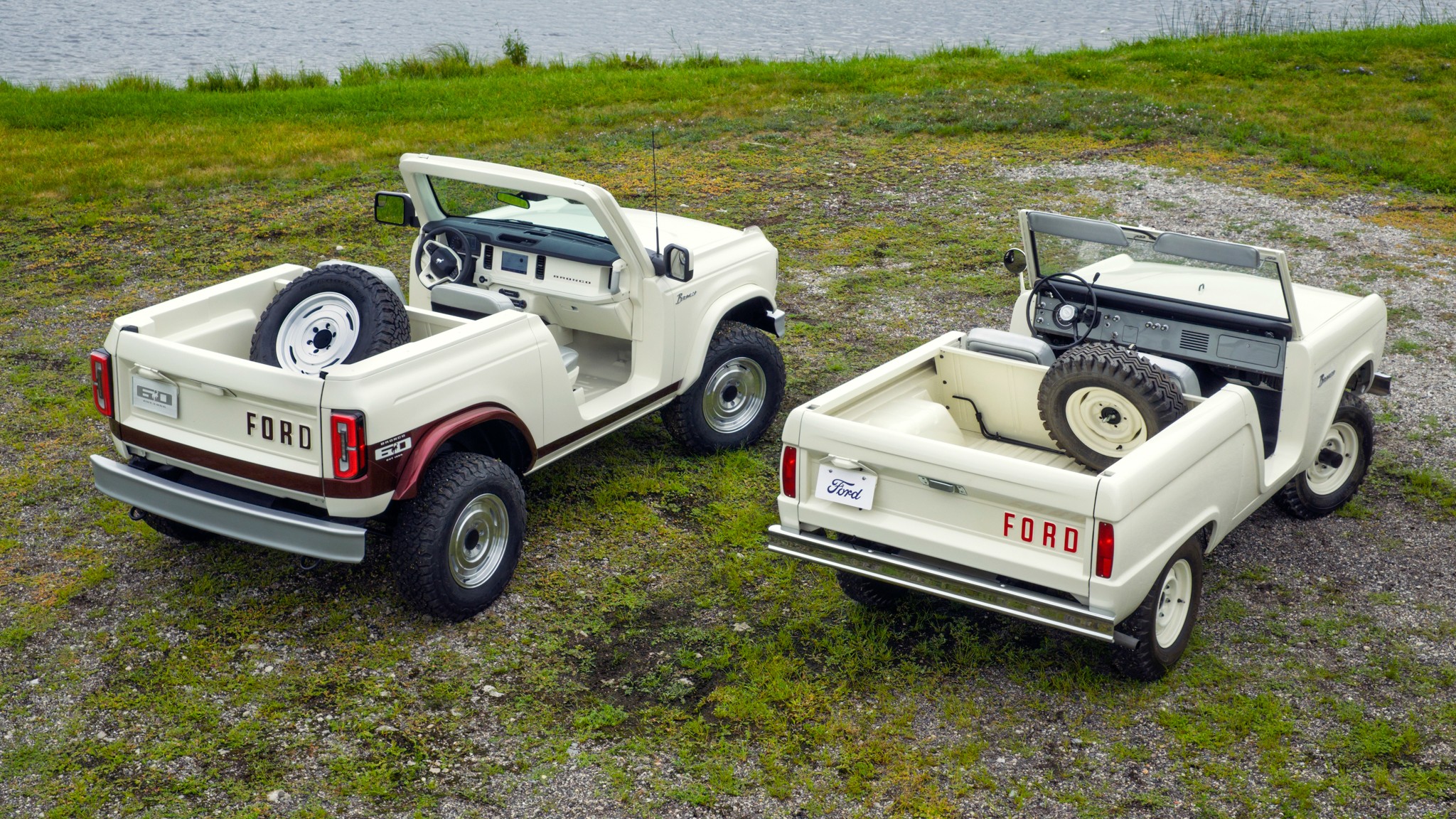 2025 Ford Bronco Roadster Concept SUV 18
