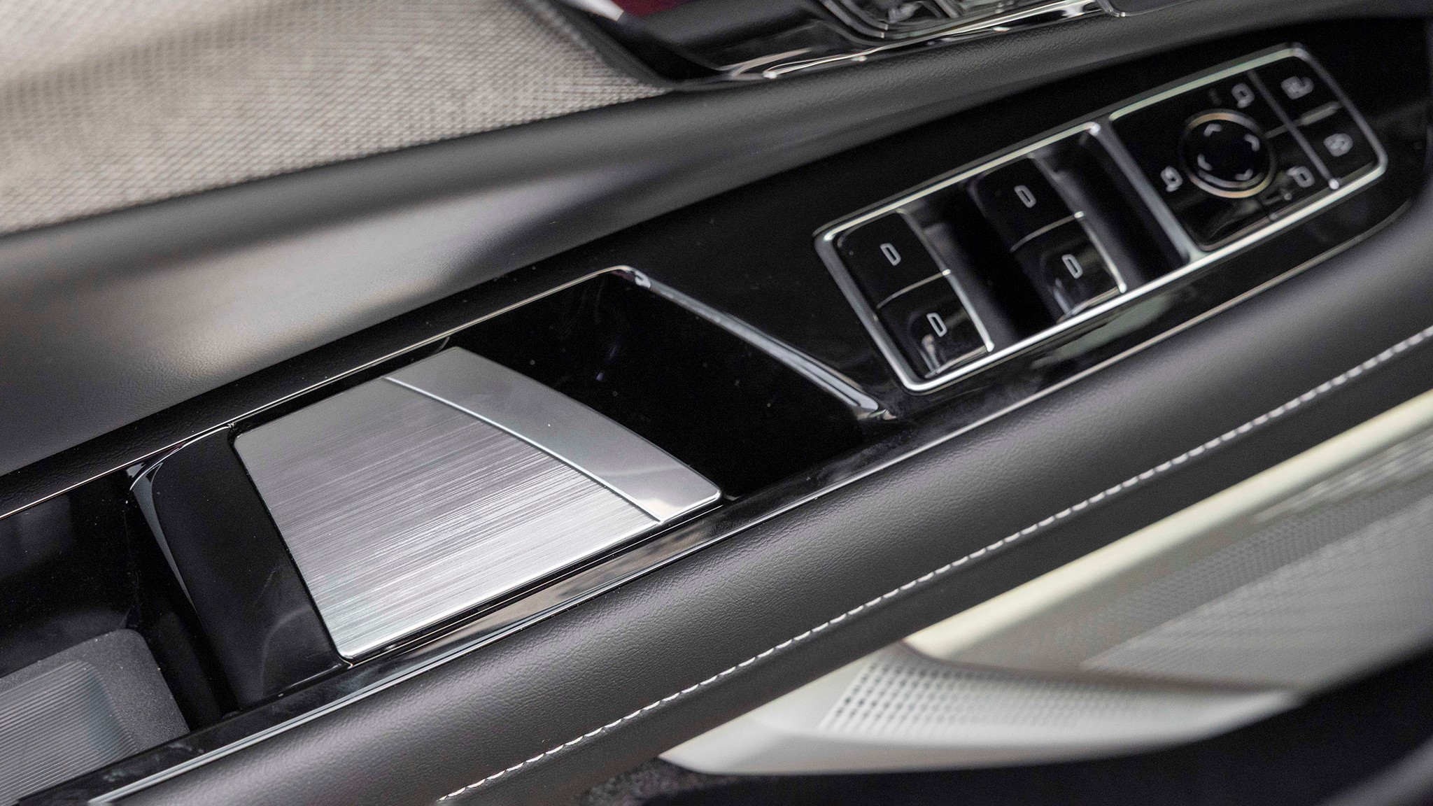 005 2025 Cadillac Optiq Sport