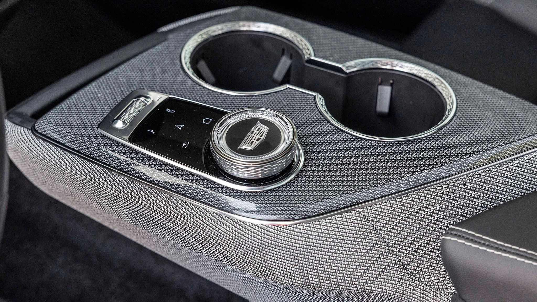 019 2025 Cadillac Optiq Sport