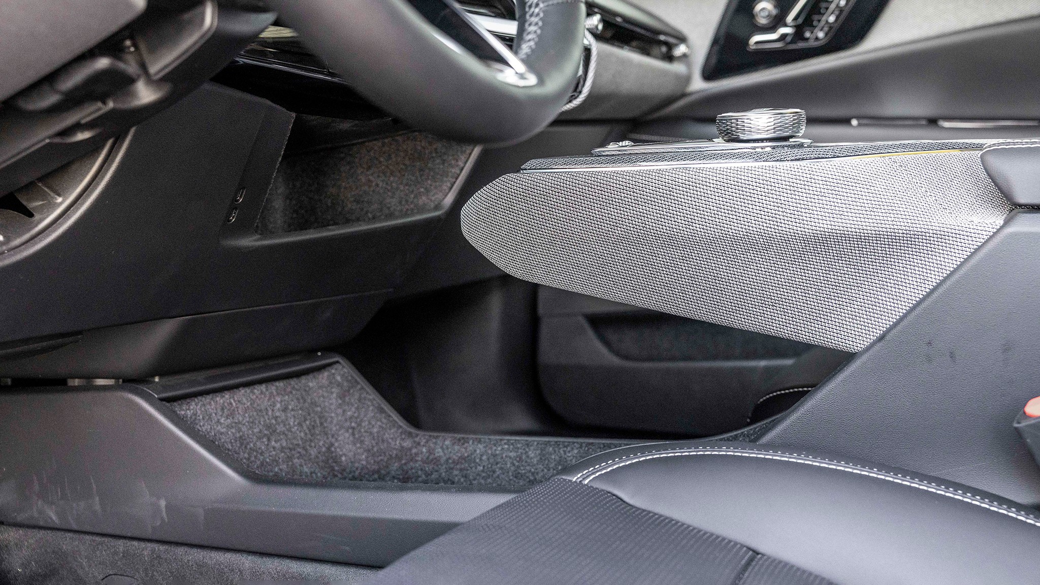 020 2025 Cadillac Optiq Sport