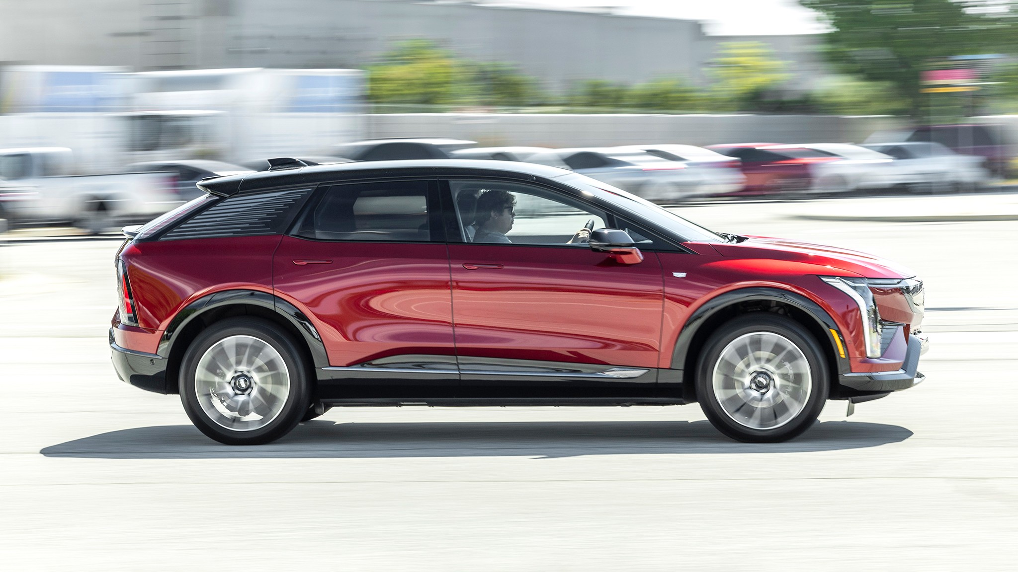 032 2025 Cadillac Optiq Sport