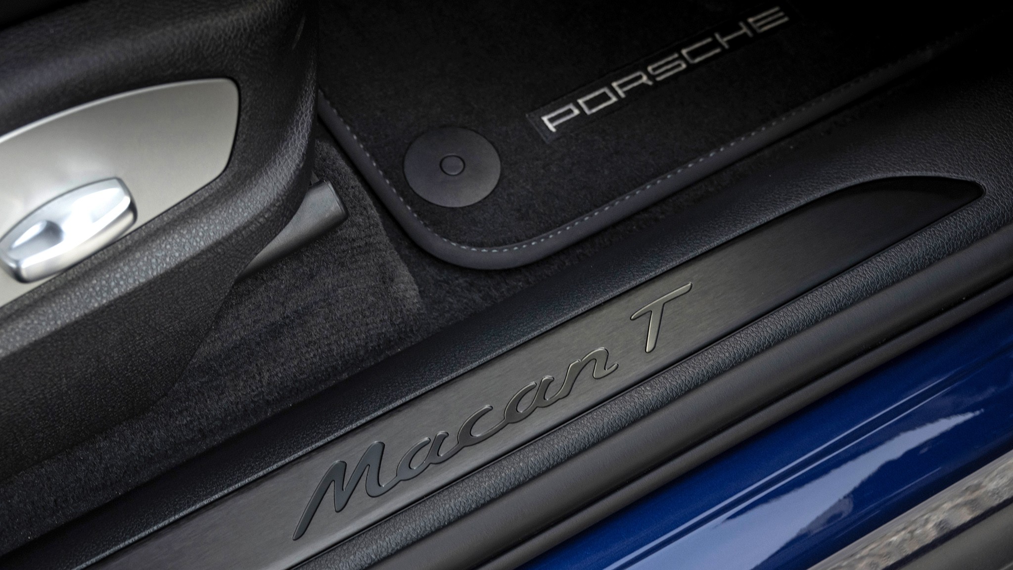 4 2026 Porsche Macan T interior