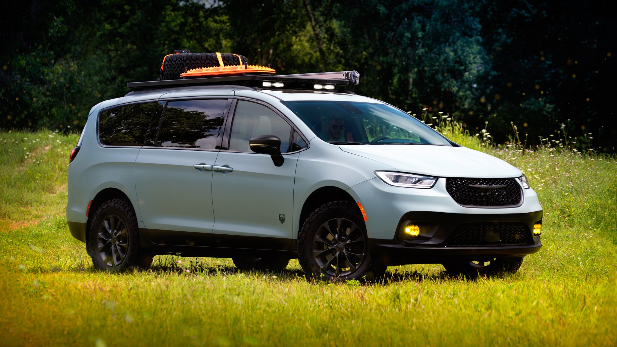 2025 Chrysler Pacific Grizzly Peak Concept 1