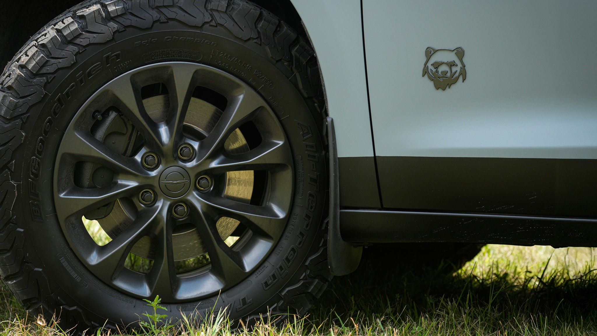 2025 Chrysler Pacific Grizzly Peak Concept 3