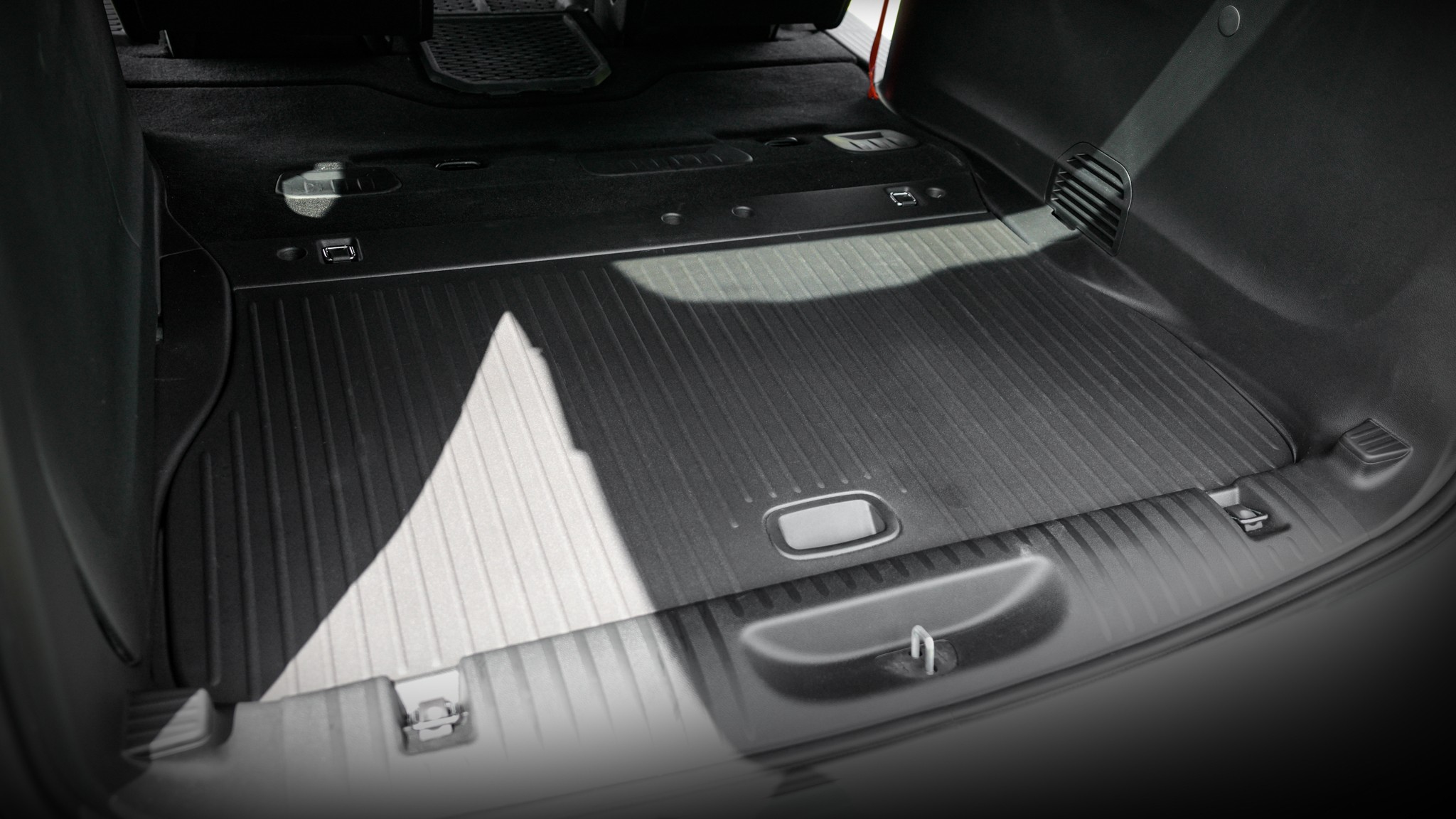 2025 Chrysler Pacific Grizzly Peak Concept 11