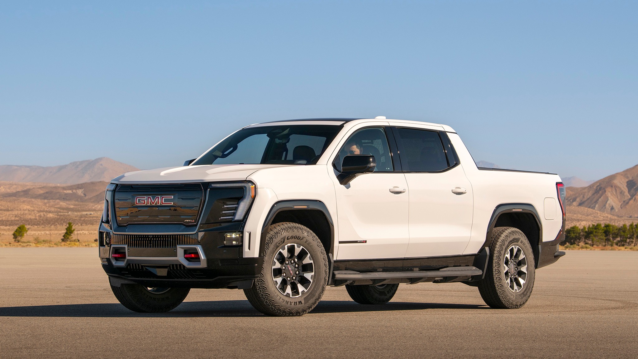 011 2025 GMC Sierra EV