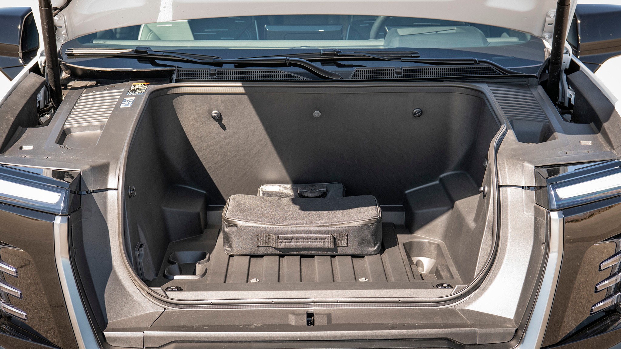 020 2025 GMC Sierra EV