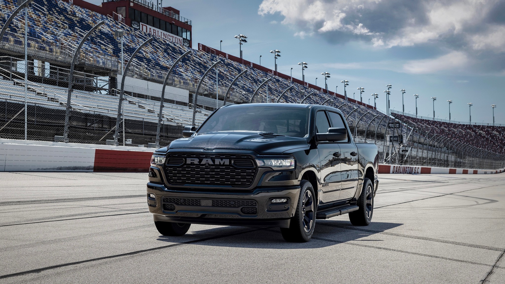 7 2026 Ram 1500 Hemi blackout