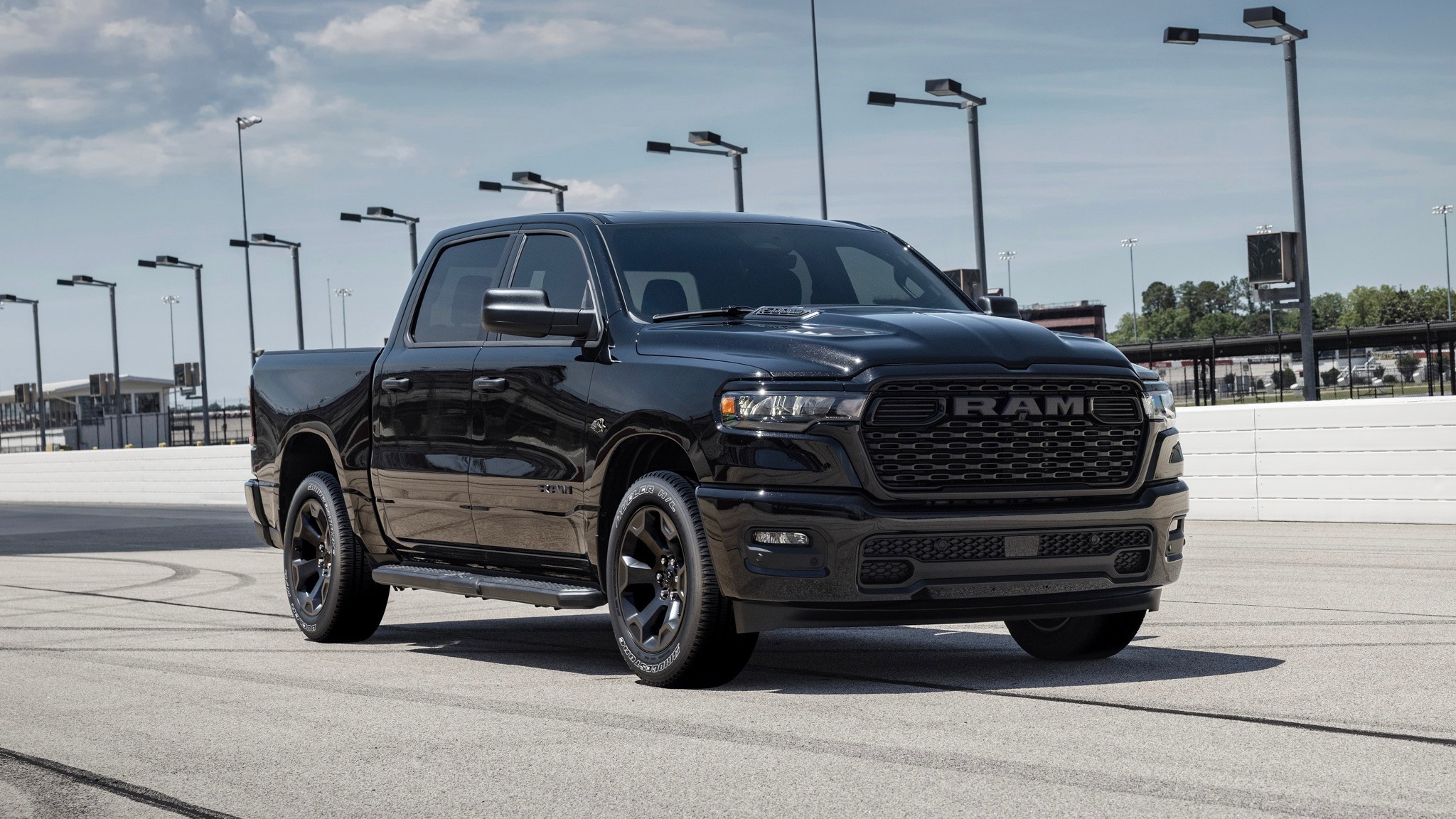 8 2026 Ram 1500 Hemi blackout