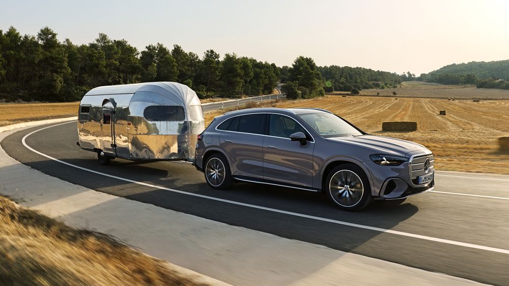 5 2027 Mercedes Benz GLC EV silver