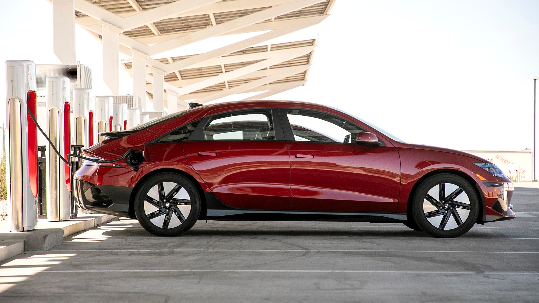 2024 Hyundai Ioniq6 004