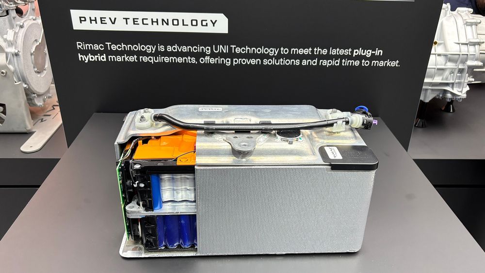 Rimac technology Porsche 911 GTS Hybrid Battery