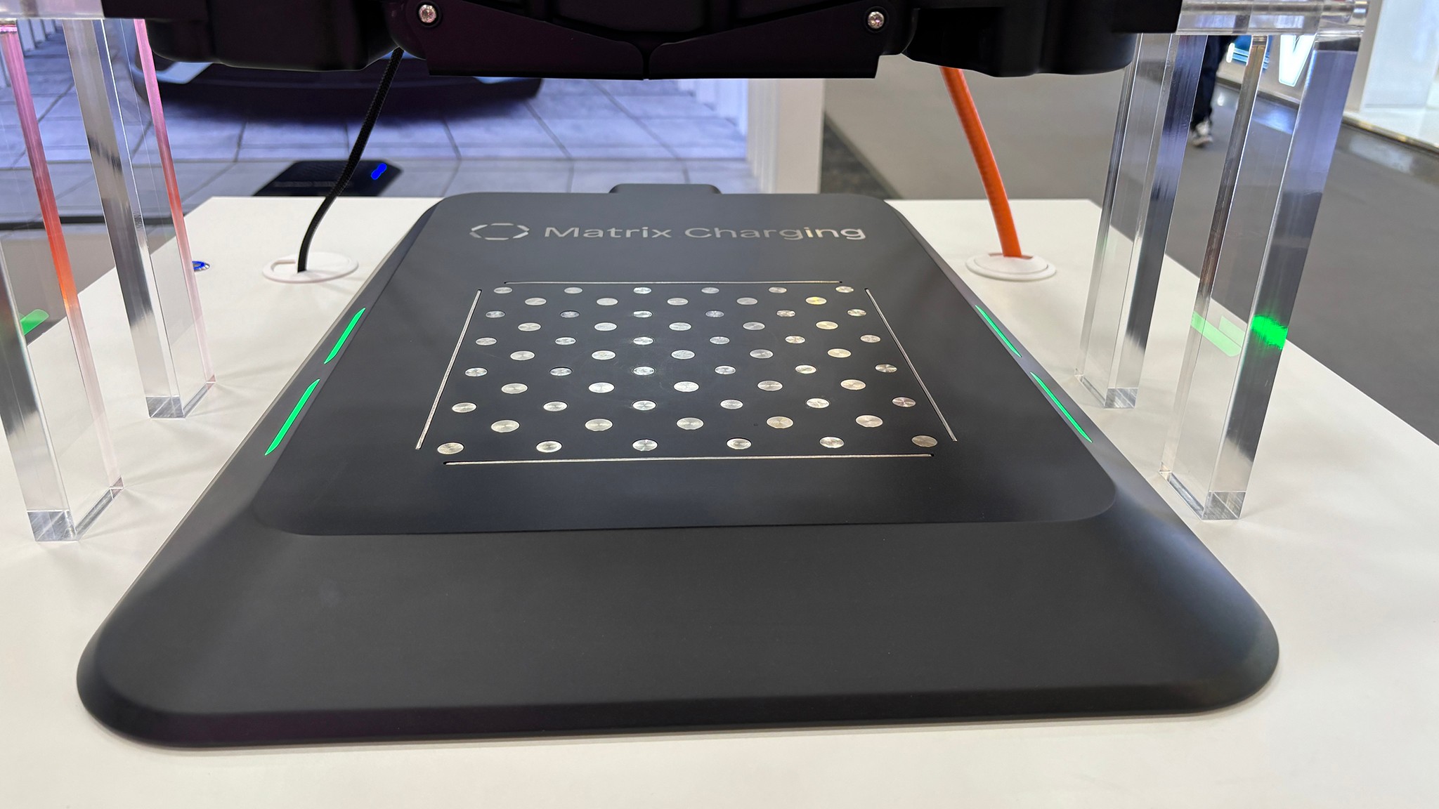 Easelink Matrix Charging conductor retracted