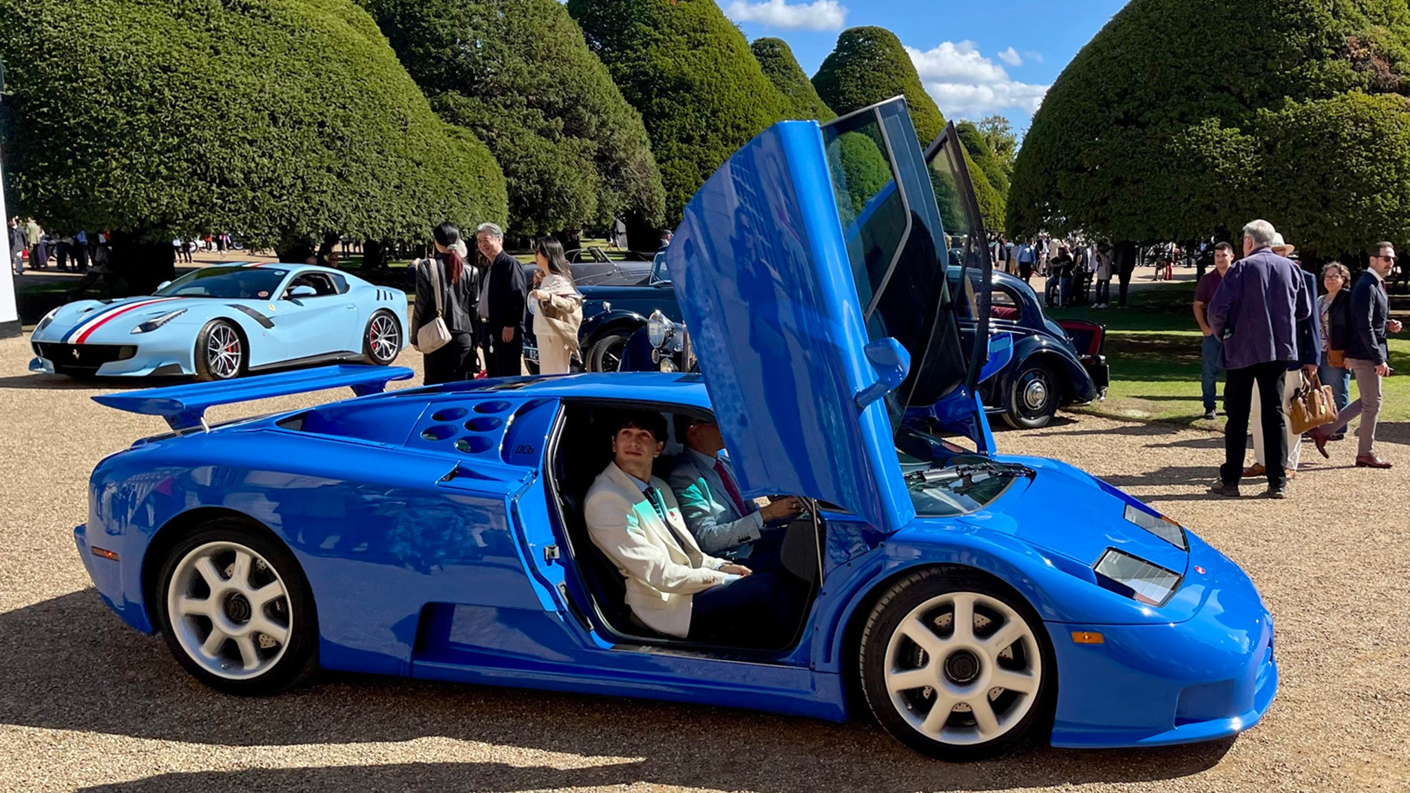 13 BUGATTI EB110 SUPER SPORT