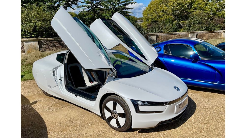 17 VOLKSWAGEN XL1