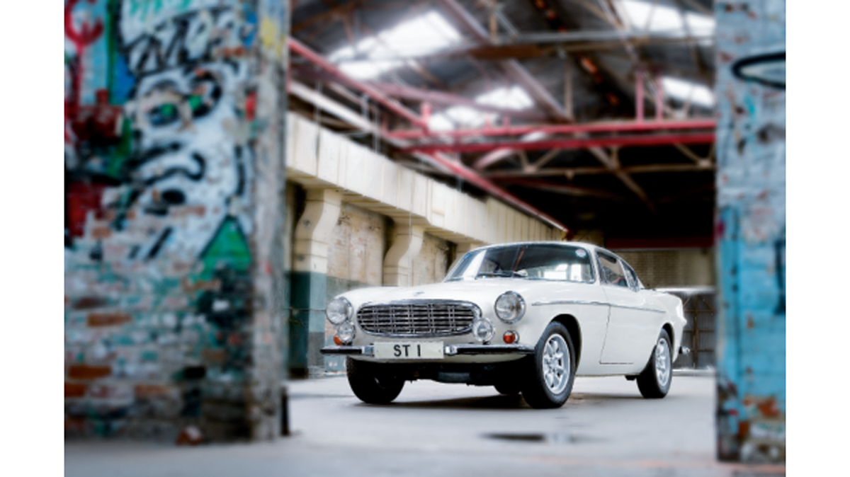 009 roger moore volvo p1800 saint refurb