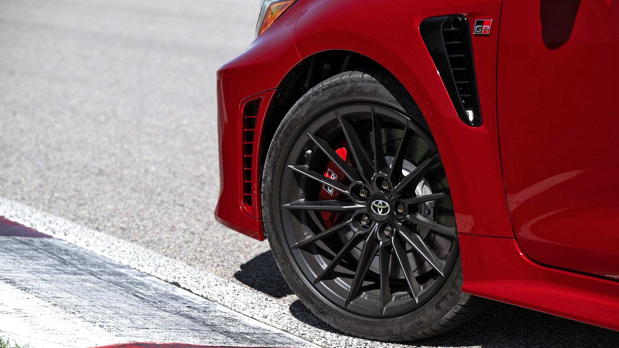 2026 Toyota GR Corolla Premium Plus AT SupersonicRed 017