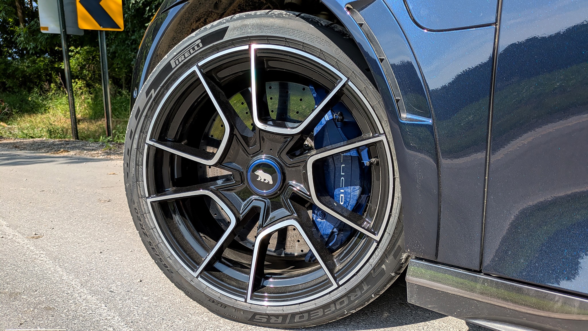 01 2025 Lucid AirSapphire Trofeo RS Tire