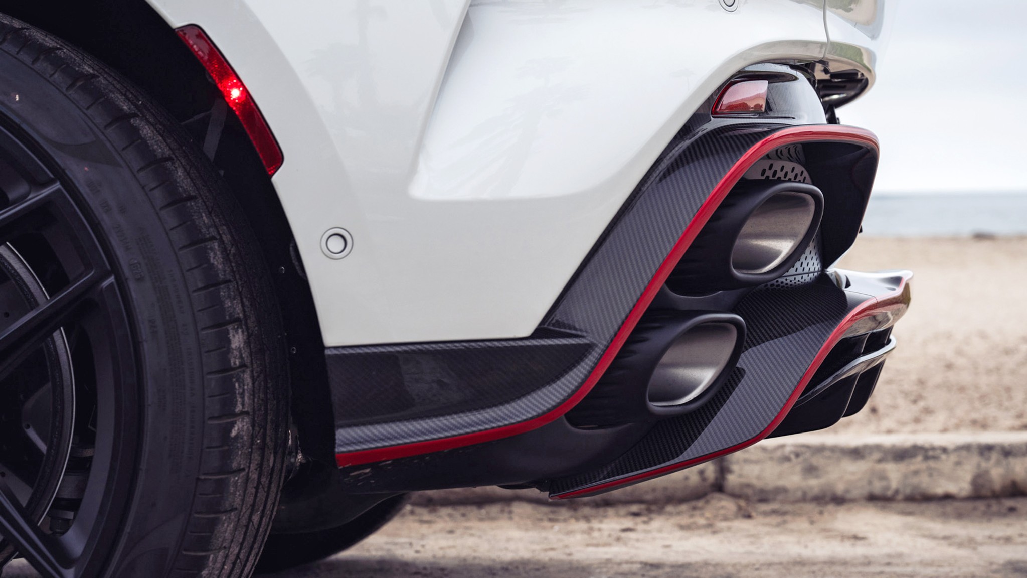 41 2026 Aston Martin DBX S Neutron White