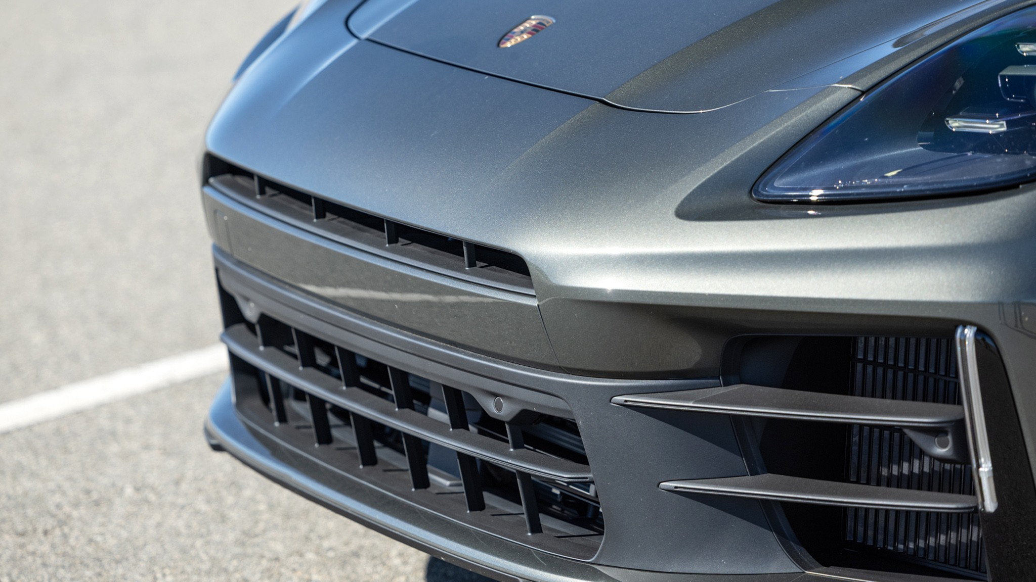 011 2025 Porsche Panamera 4S E Hybrid