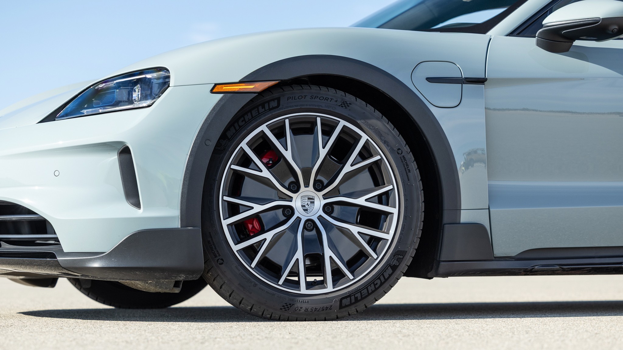 009 2024 Porsche Taycan 4S Cross Tourismo