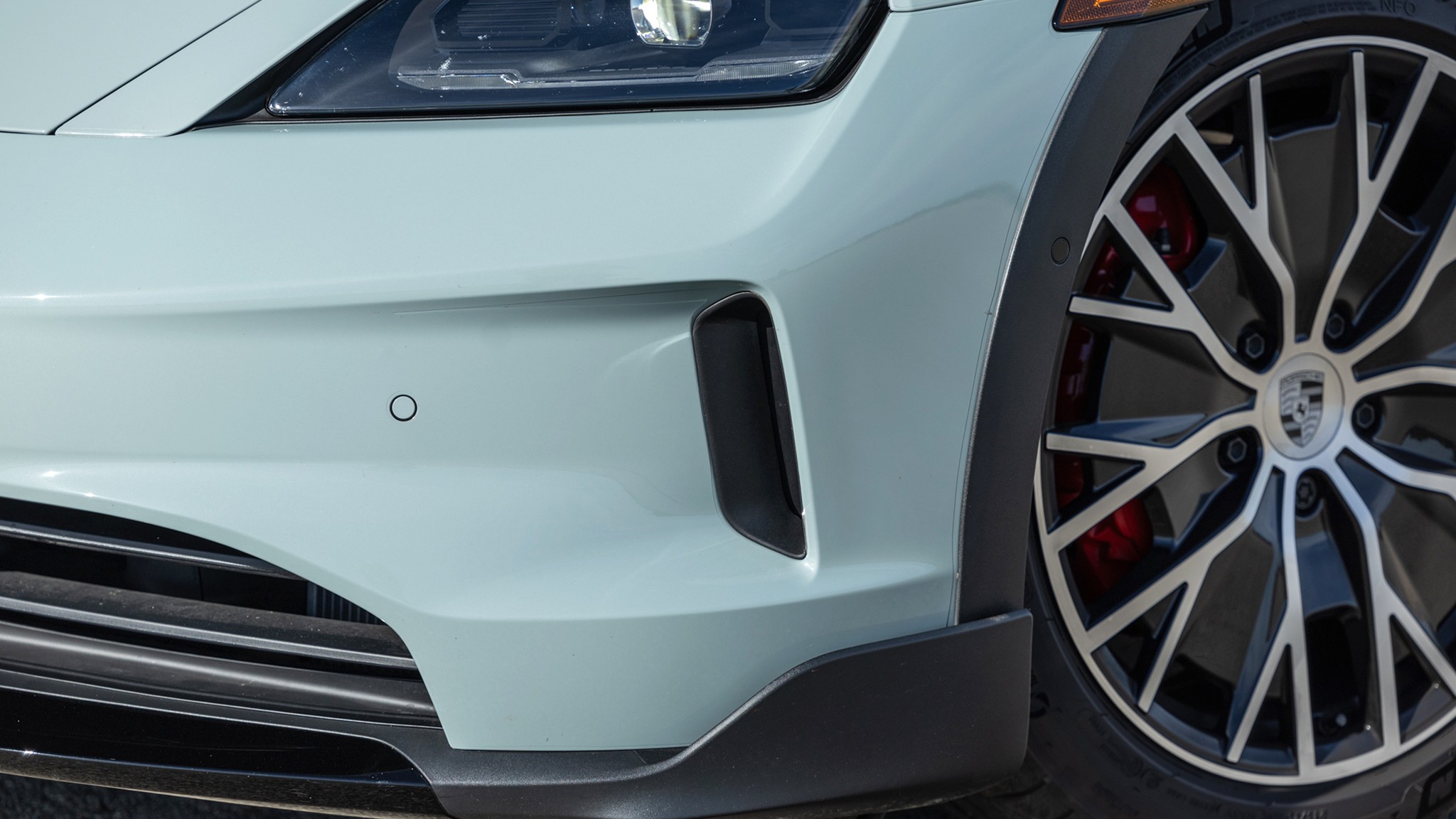 011 2024 Porsche Taycan 4S Cross Tourismo