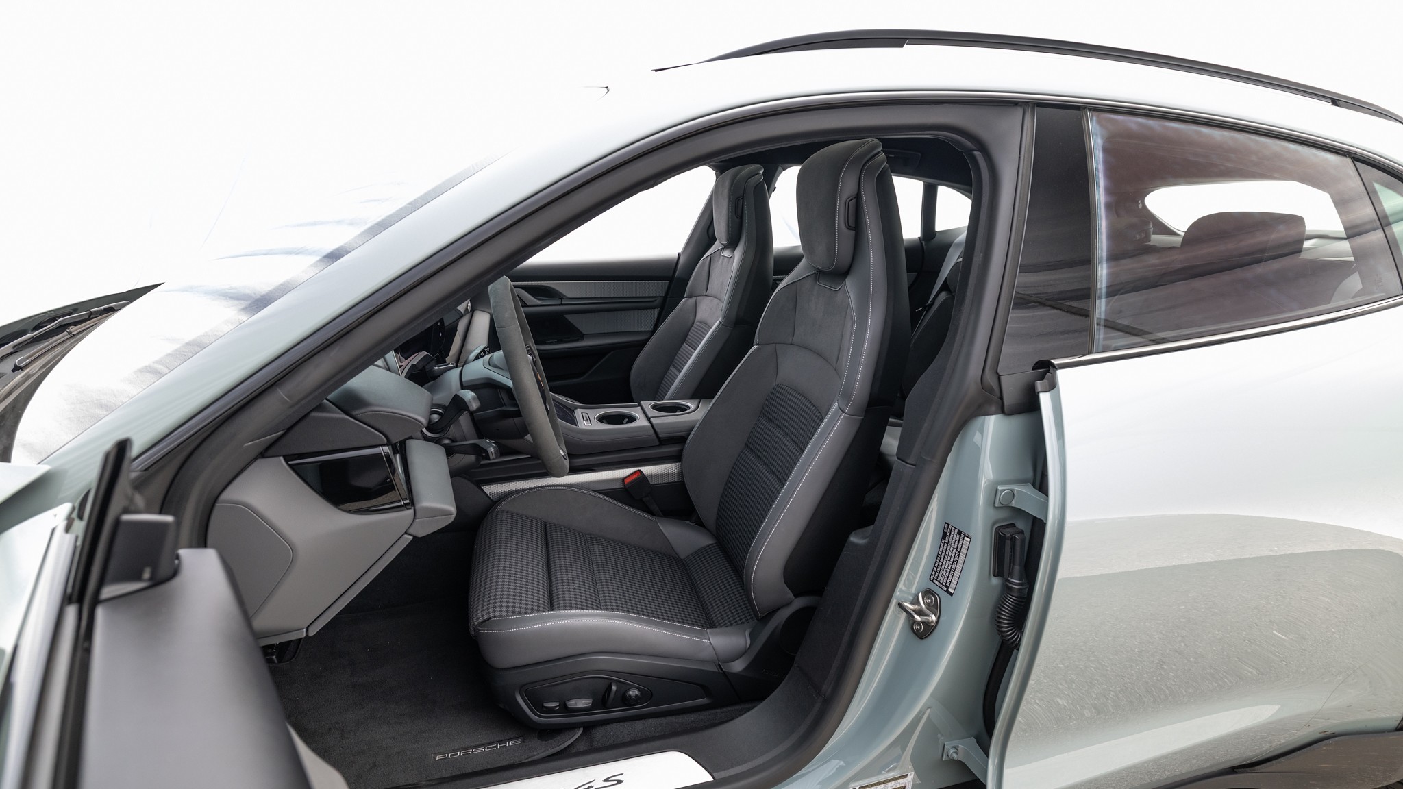 015 2024 Porsche Taycan 4S Cross Tourismo