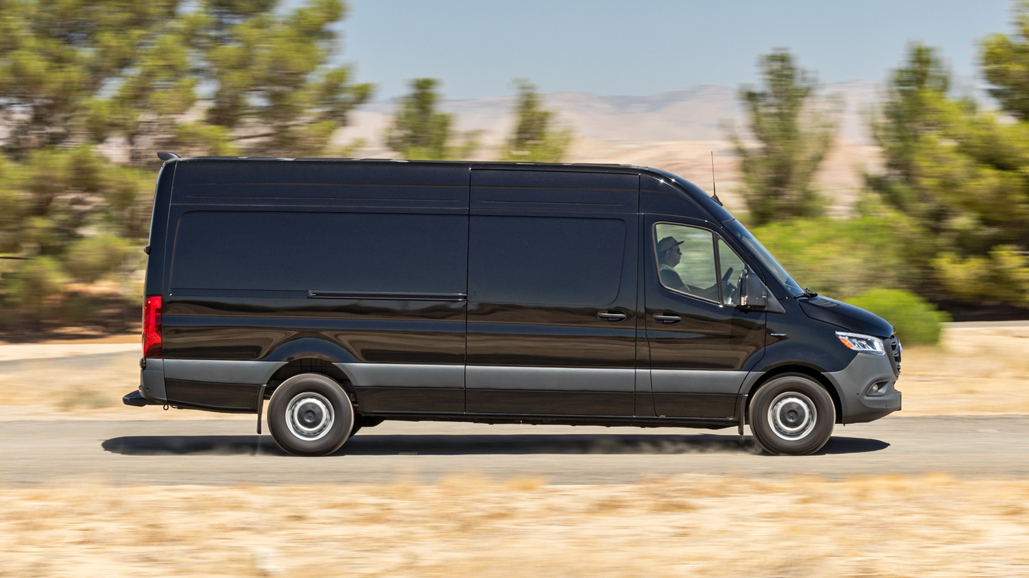 004 2025 Mercedes Benz eSprinter